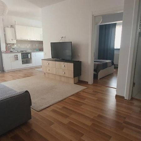 Welcome In Central Pitesti Apartment Exterior photo