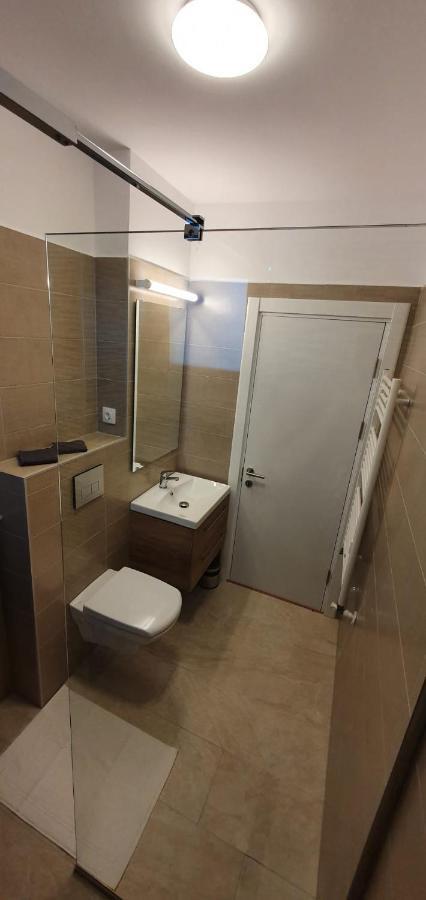Welcome In Central Pitesti Apartment Exterior photo