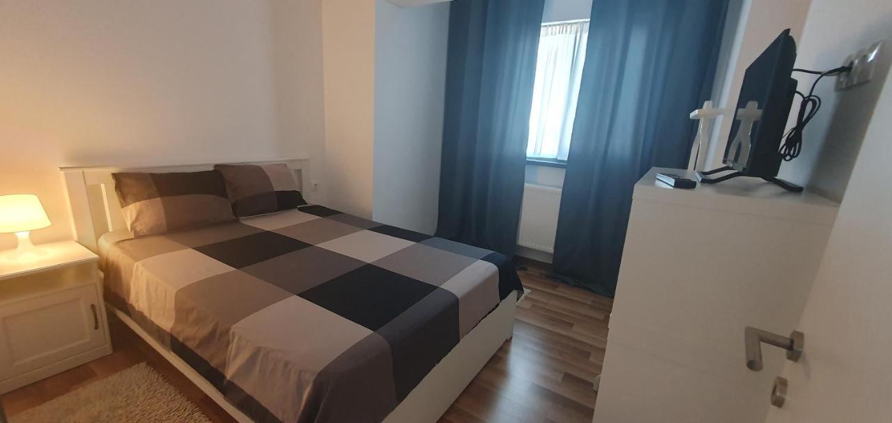 Welcome In Central Pitesti Apartment Exterior photo